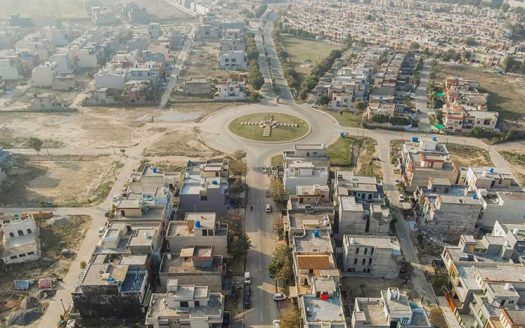 10 marla plots for sale in lakecity lahore